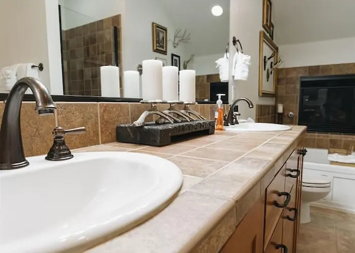 Mountain Retreat Private En-suites Fireplaces Holiday home *